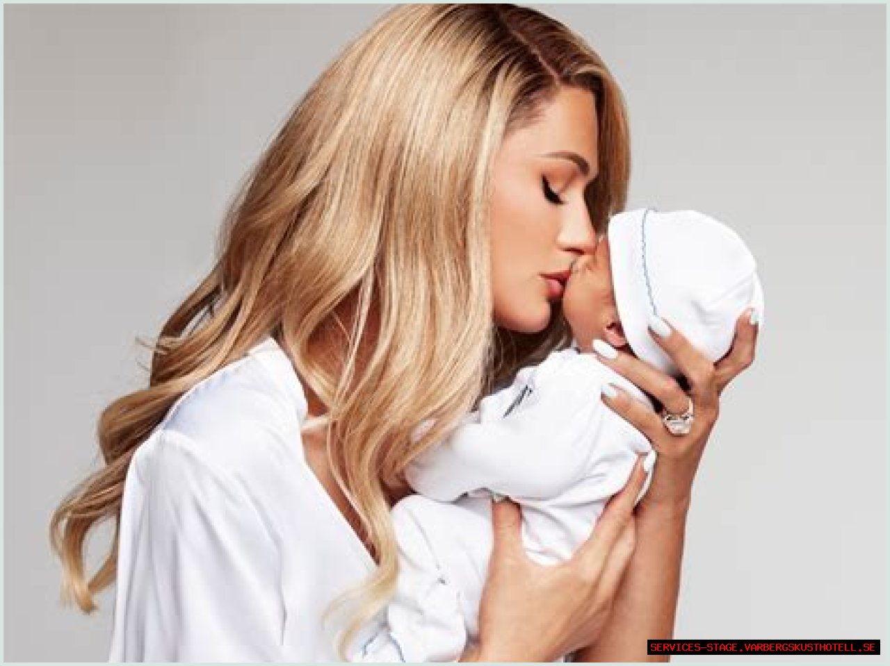 Uncovering Paris Hilton's Age: Unveiling The Truth