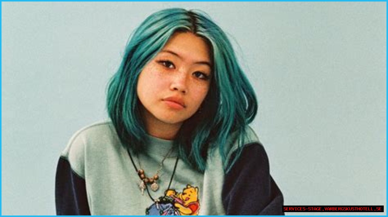 Uncovering The Roots Of Beabadoobee's Musical Influence