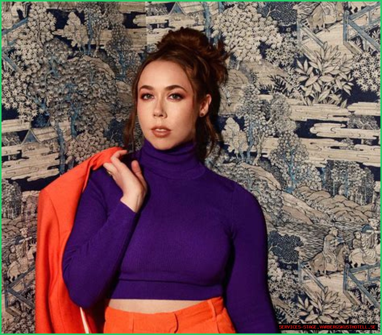 Unveiling Sarah Jarosz: Wife, Musician, Muse